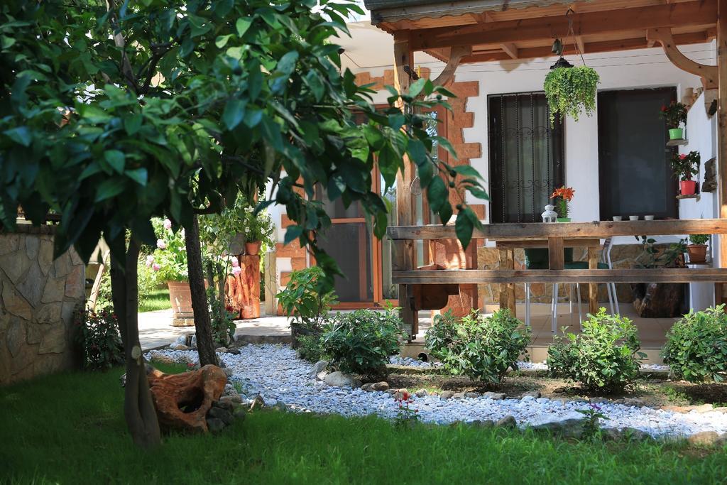 Limon Apart Apartment Акиака Екстериор снимка