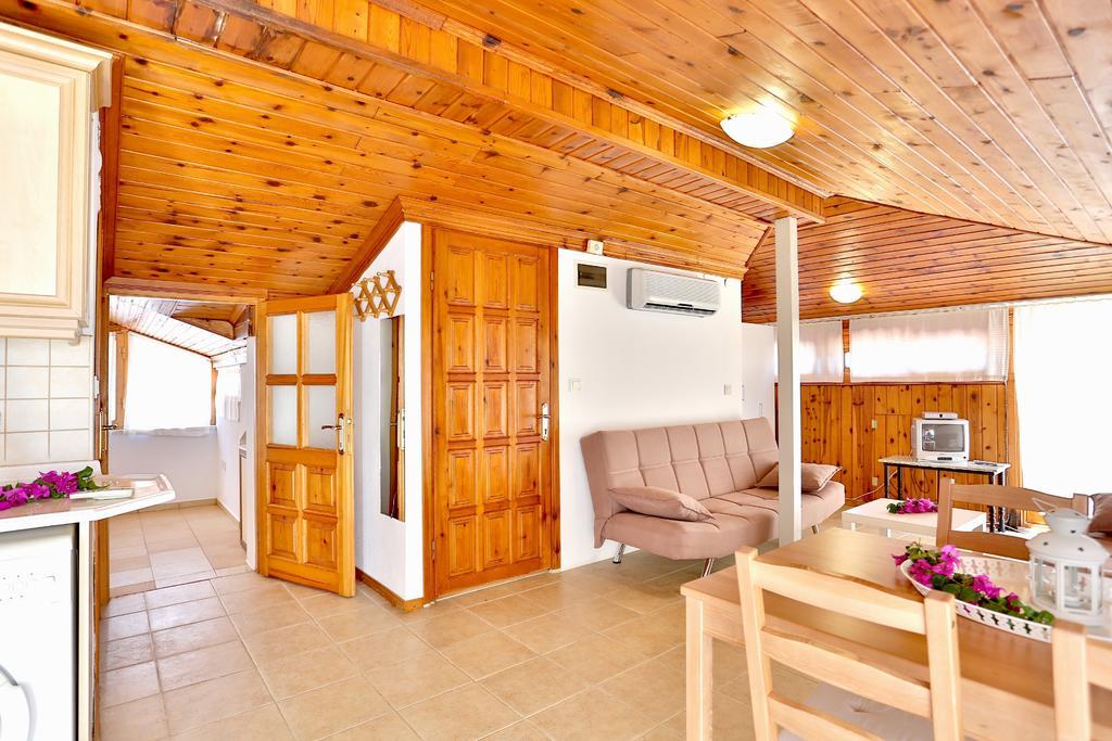Limon Apart Apartment Акиака Екстериор снимка