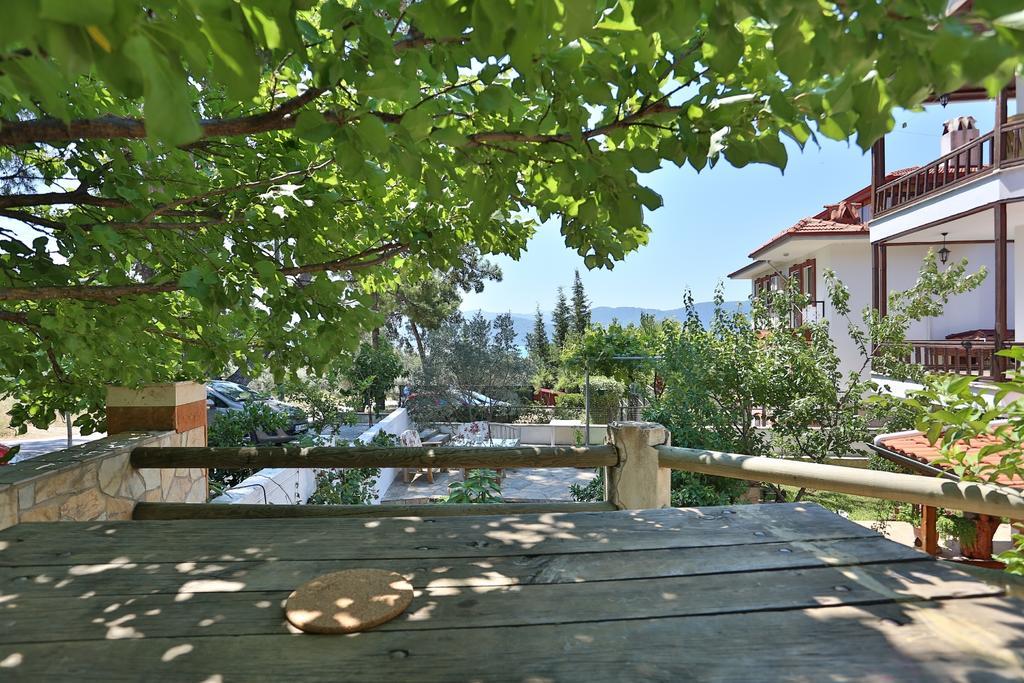 Limon Apart Apartment Акиака Екстериор снимка