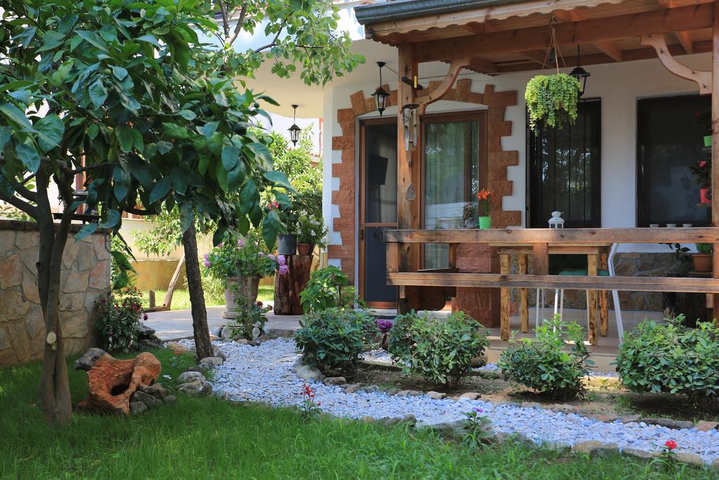 Limon Apart Apartment Акиака Екстериор снимка