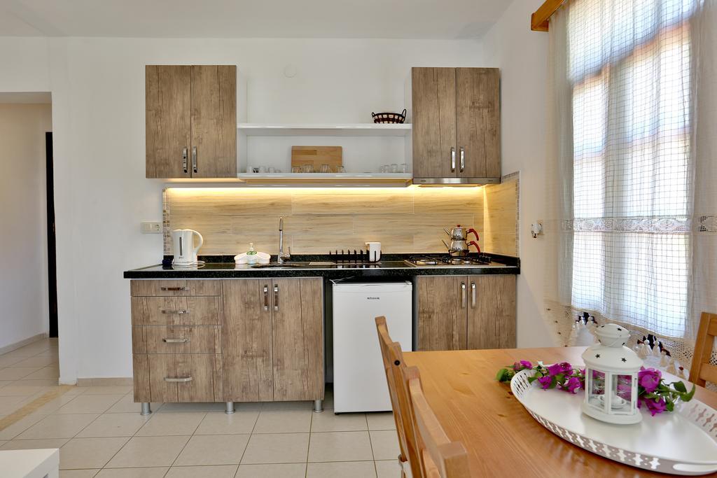Limon Apart Apartment Акиака Екстериор снимка